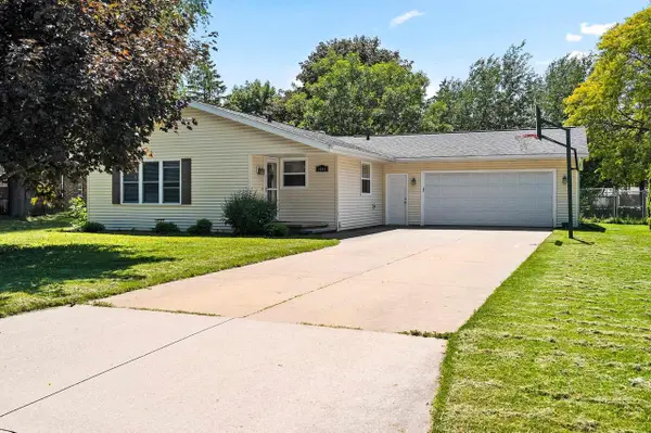 1545 N BLOSSOM DRIVE, Appleton, WI 54914