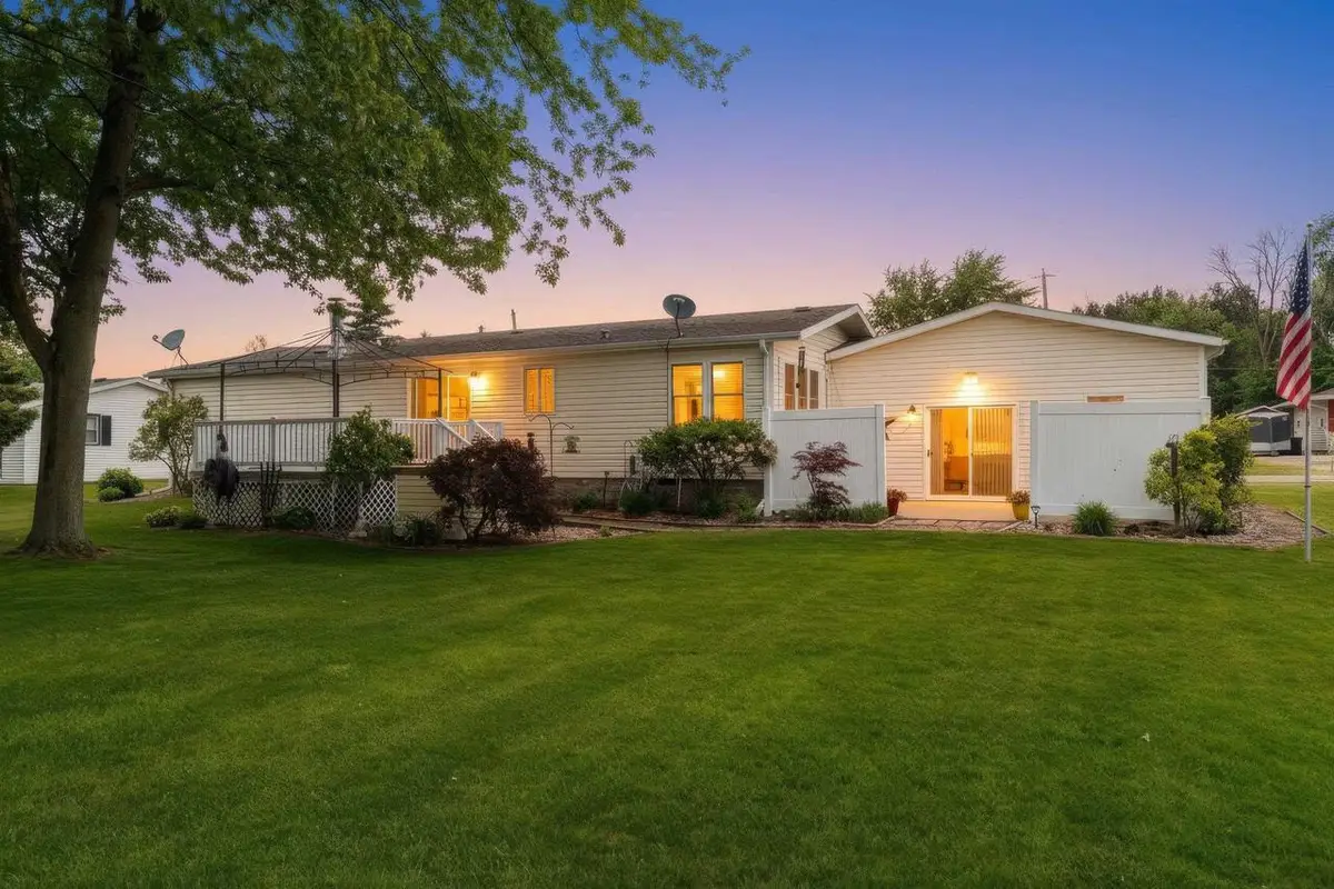 104 W BAEHR STREET, Cecil, WI 54111 - #1
