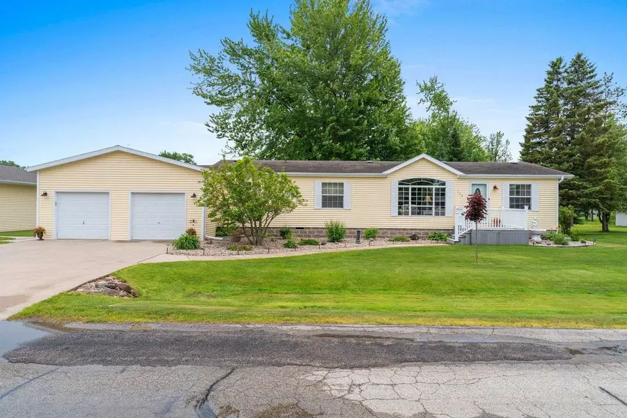 104 W BAEHR STREET, Cecil, WI 54111 - #2