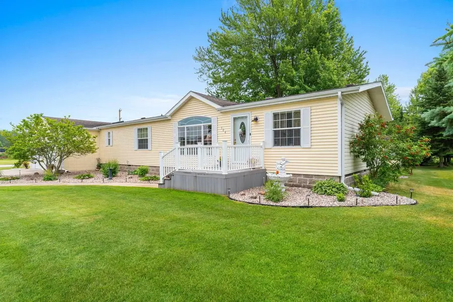104 W BAEHR STREET, Cecil, WI 54111 - #3