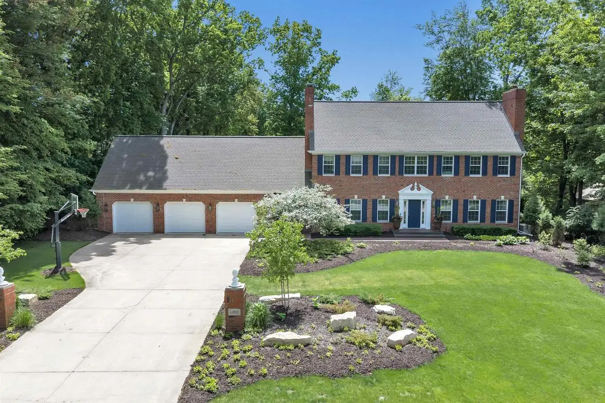 1395 NAVAJO TRAIL, Green Bay, WI 54313 - #1