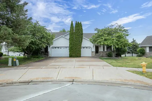 2420 NOEL COURT, Oshkosh, WI 54904