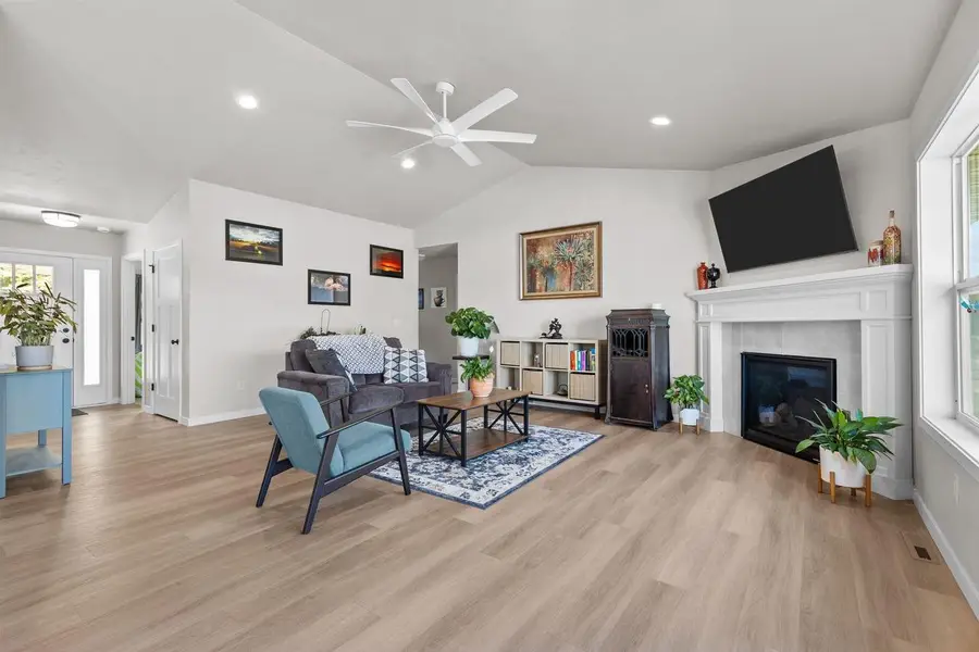 3391 GLENDALE AVENUE, Green Bay, WI 54313 - #3