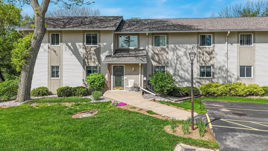 1 ALTENDORF PLACE  #8, Kaukauna, WI 54130 - #2