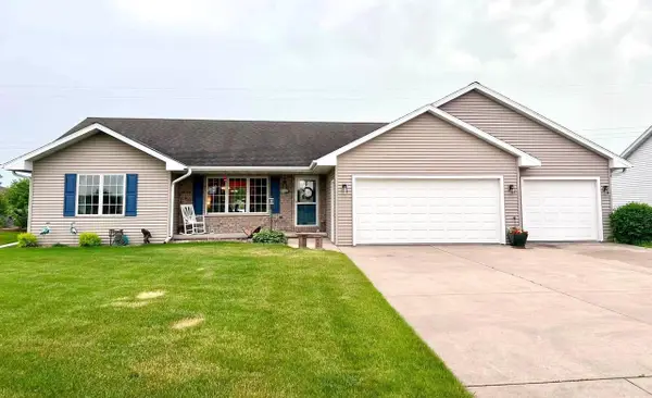 3166 EGAN LANE, Green Bay, WI 54311