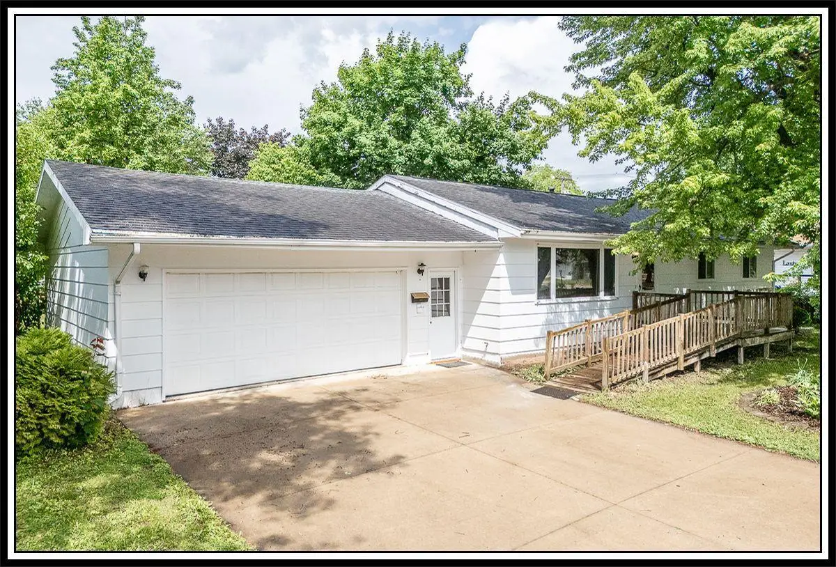 1205 NEENAH STREET, New London, WI 54961 - #1
