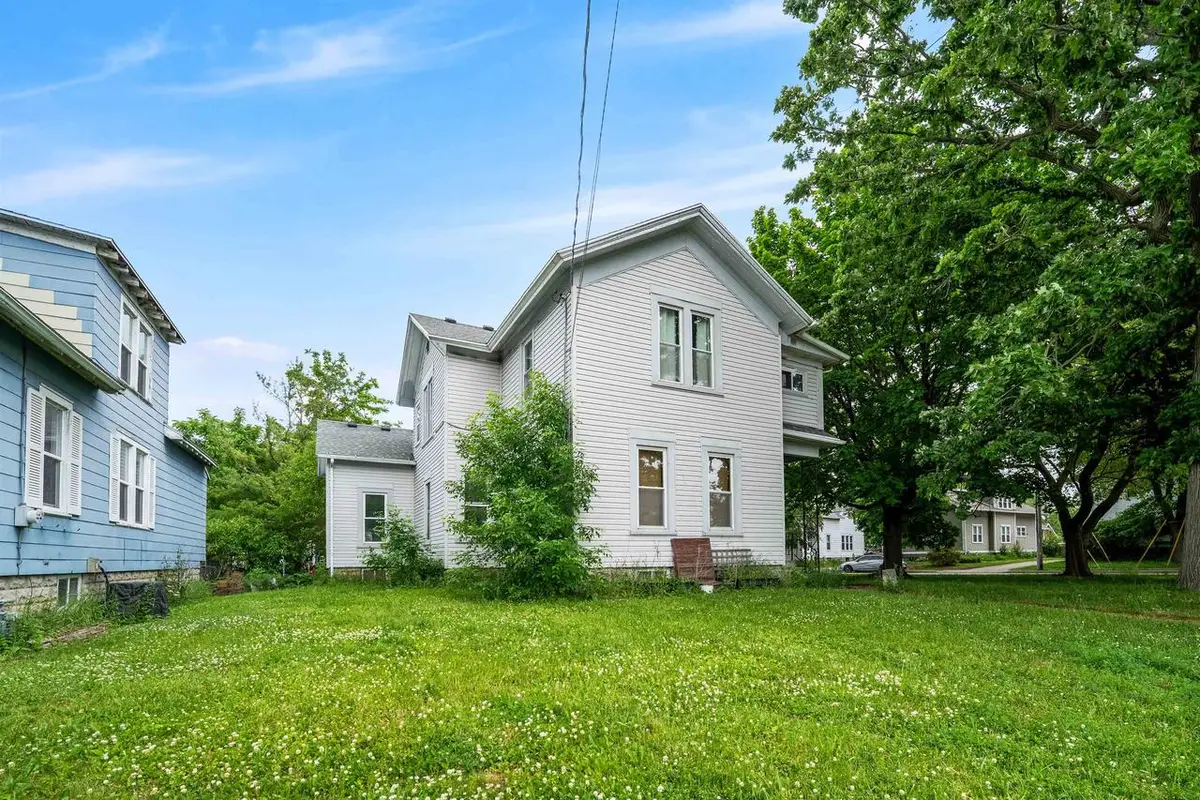 710 CEAPE AVENUE, Oshkosh, WI 54901 - #1