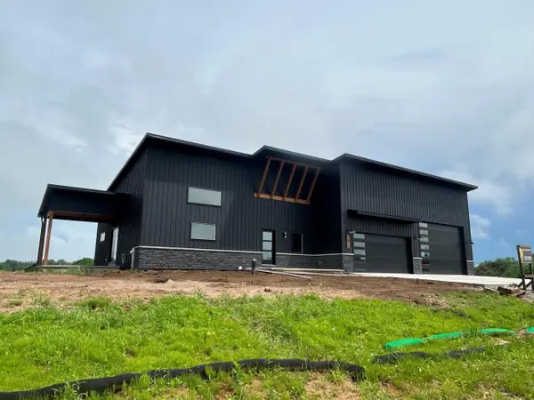 1810 LOST TRAIL, Suamico, WI 54313