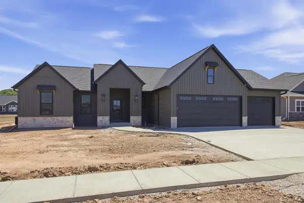 N8860 KILLARNEY WAY, Menasha, WI 54952