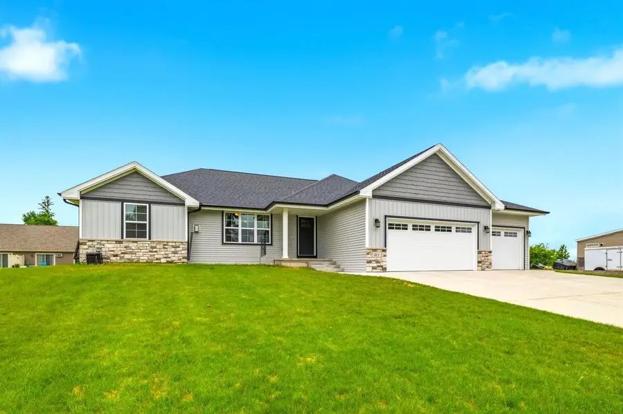 511 ADAMS STREET, Oconto, WI 54153 - #2