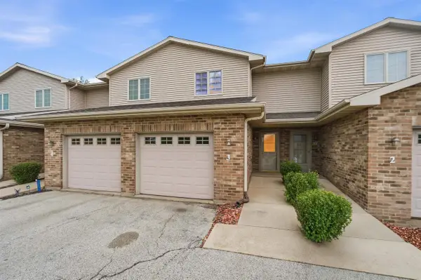 2127 ROYAL CREST CIRCLE  #3, Green Bay, WI 54311