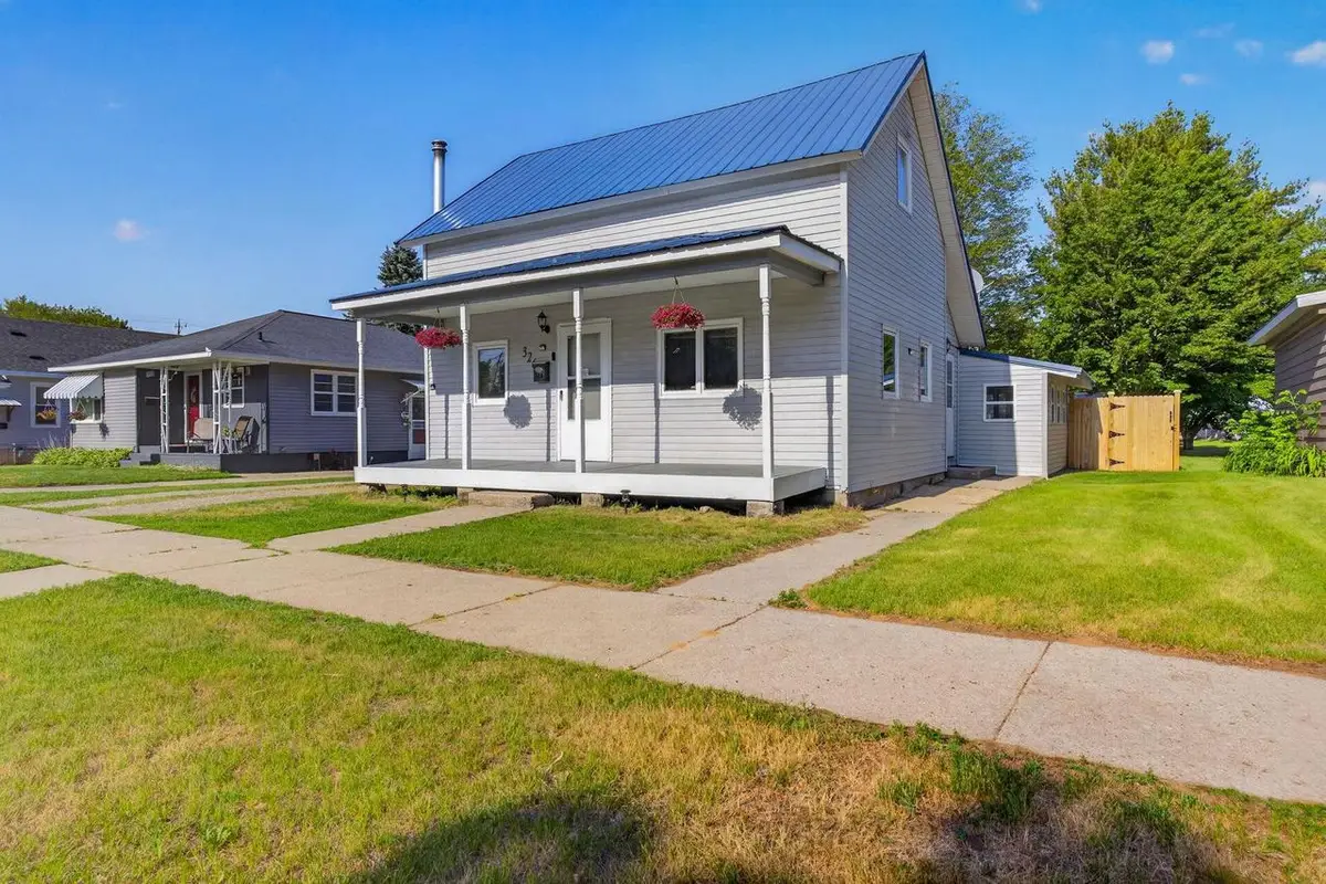 326 S ELLIS AVENUE, Peshtigo, WI 54157 - #1