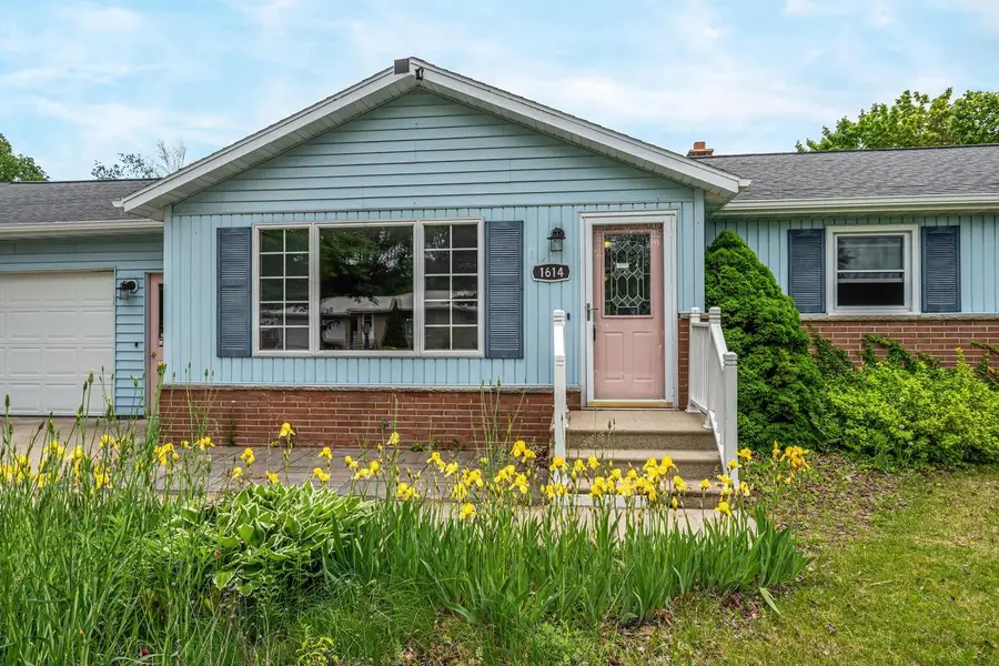 1614 DAWN STREET, Algoma, WI 54201 - #2