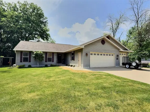 1085 HILLWOOD RUN DRIVE, Oshkosh, WI 54901