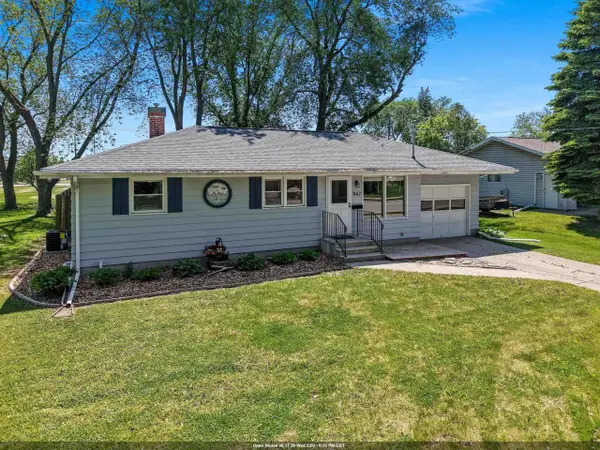 947 REDLEY COURT, Green Bay, WI 54304