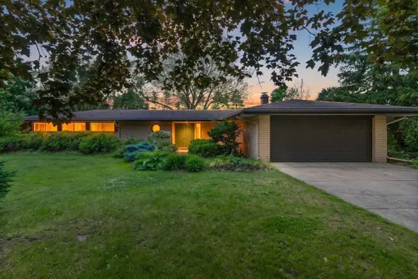 5531 LONG COURT, Appleton, WI 54914