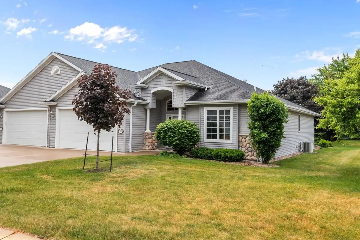 111 REGENT PLACE, Neenah, WI 54956 - #1
