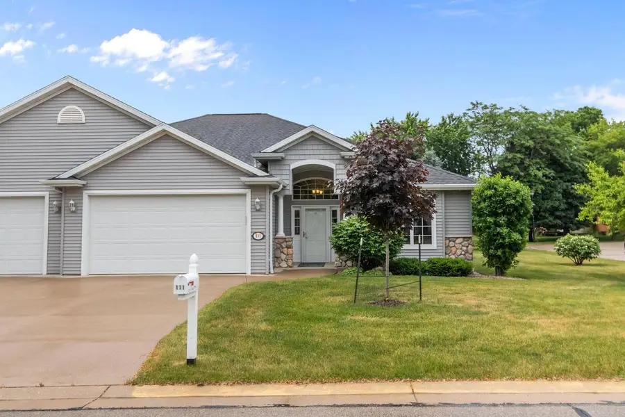 111 REGENT PLACE, Neenah, WI 54956 - #2