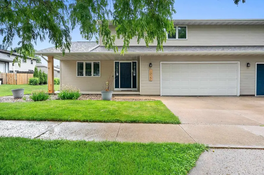 1023 W RIDGEVIEW DRIVE, Appleton, WI 54914 - #2
