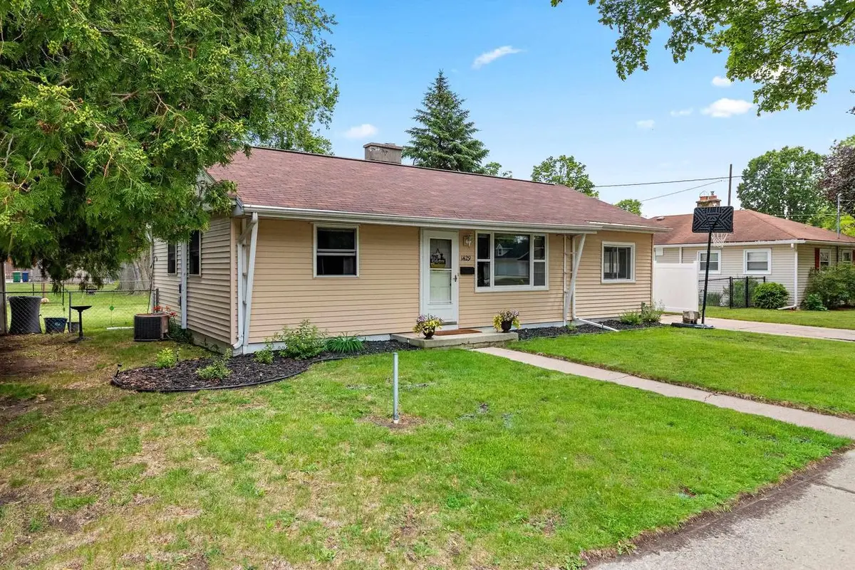 1429 S ONEIDA STREET, Green Bay, WI 54304 - #1