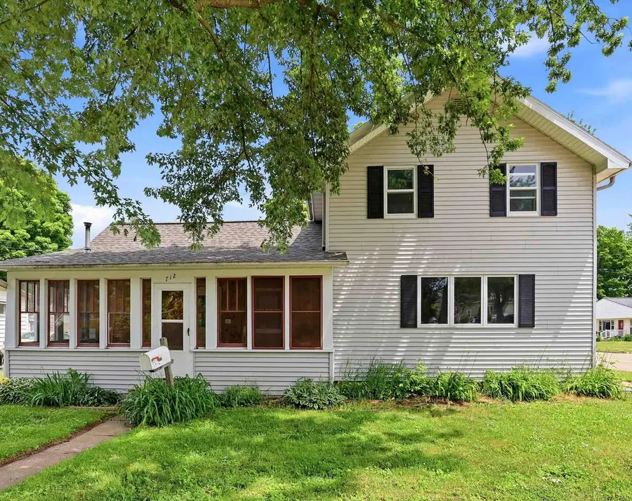 712 ALGOMA STREET, New London, WI 54961 - #3