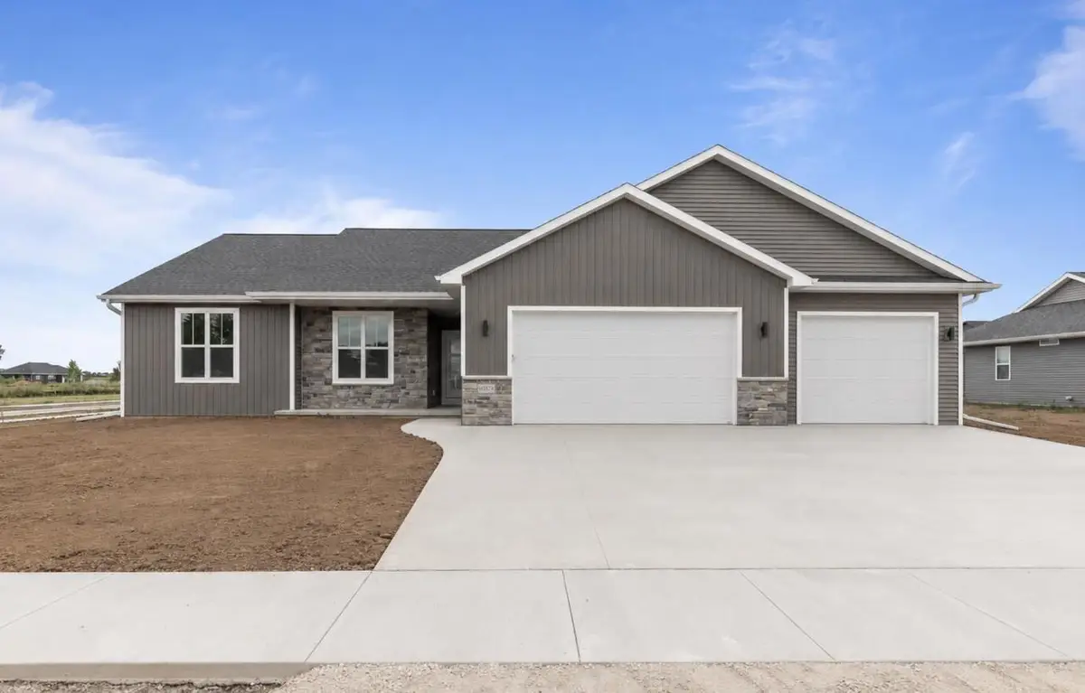N8851 KILLARNEY WAY, Menasha, WI 54952 - #1