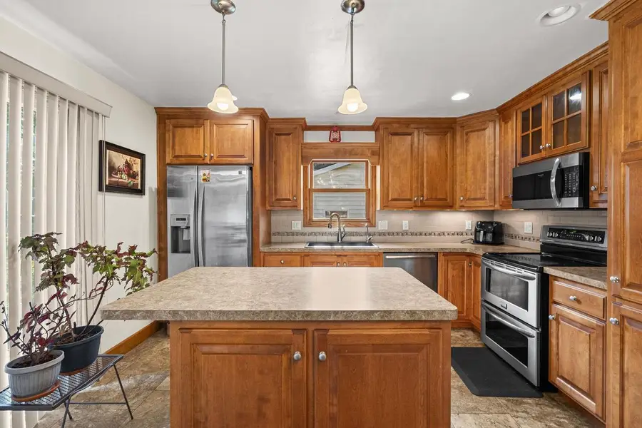 2715 W 1ST AVENUE, Appleton, WI 54914 - #2