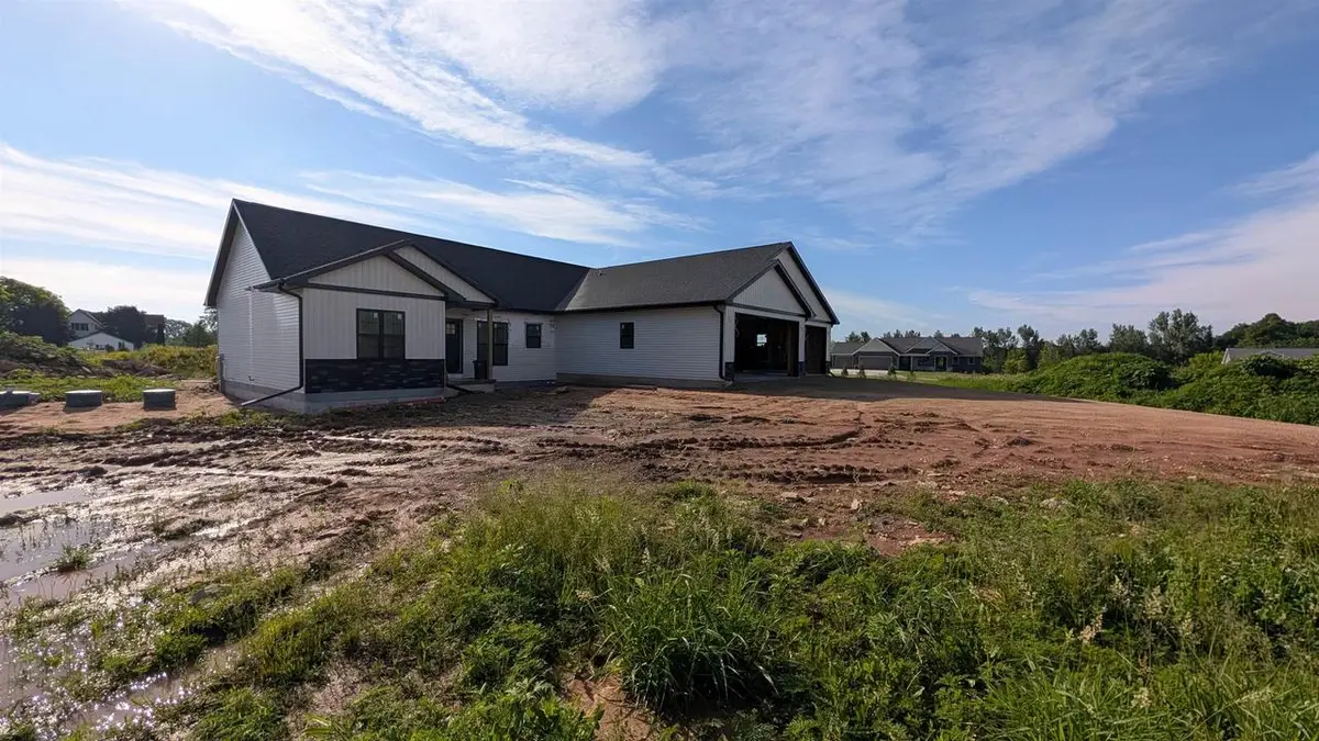 N2252 HIGH RIDGE LANE, New London, WI 54961 - #1