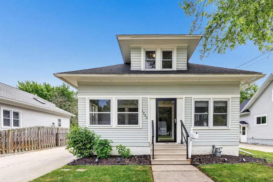 1243 S IRWIN AVENUE, Green Bay, WI 54301 - #2