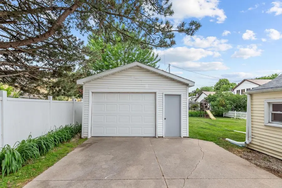 1711 N MEADE STREET, Appleton, WI 54911 - #3