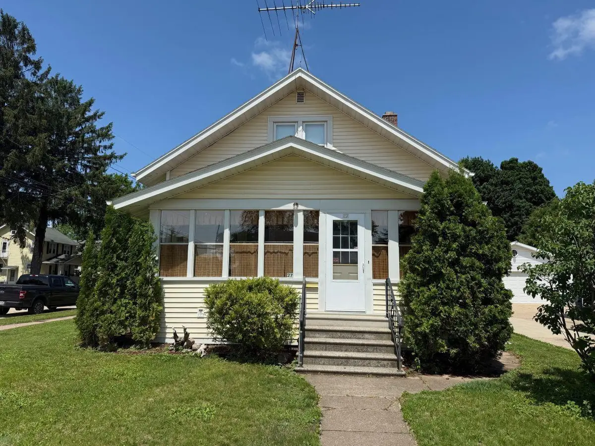 27 E 14TH STREET, Clintonville, WI 54929 - #1