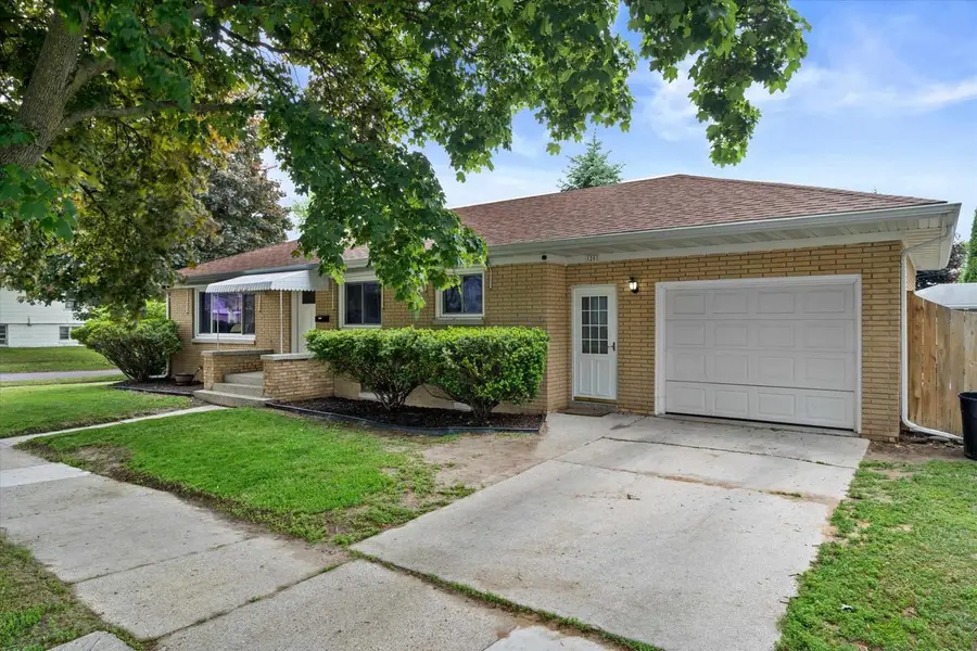 1201 S 19TH STREET, Manitowoc, WI 54220 - #2