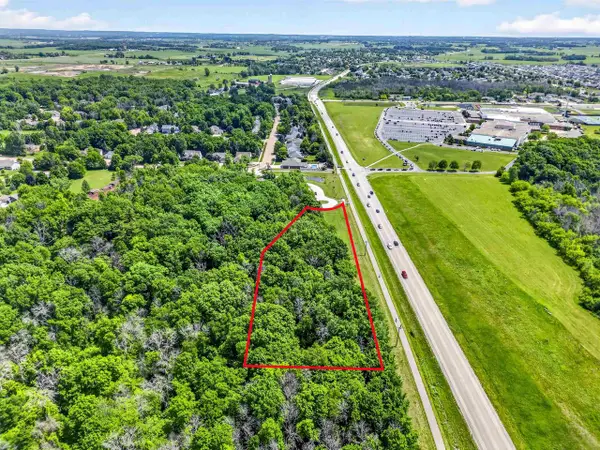 1300 BUTTERCLAY COURT, Kaukauna, WI 54130