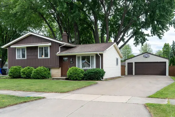 1217 E MITCHELL AVENUE, Appleton, WI 54915