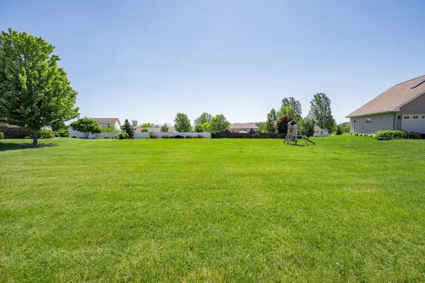 1630 PANTHER COURT, New Franken, WI 54229
