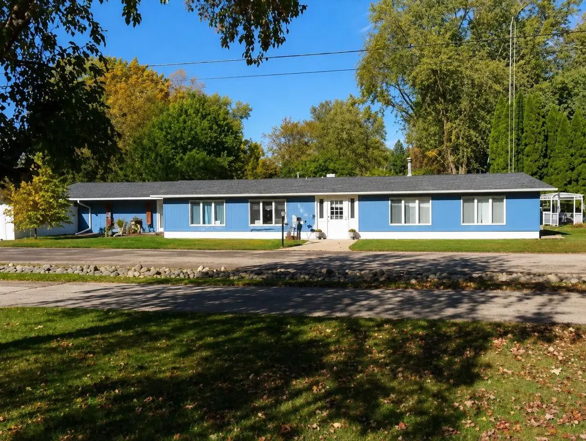 724 LAKESHORE DRIVE, Fond Du Lac, WI 54937 - #1