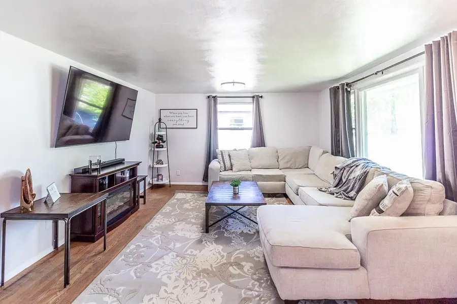 527 E WILSON AVENUE, Appleton, WI 54915 - #3