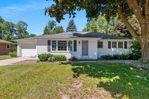 1430 OAK RIDGE DRIVE, Green Bay, WI 54313