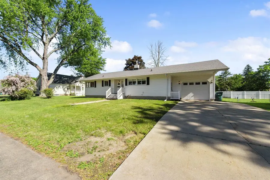1024 W HOSMER STREET, Marinette, WI 54143 - #2
