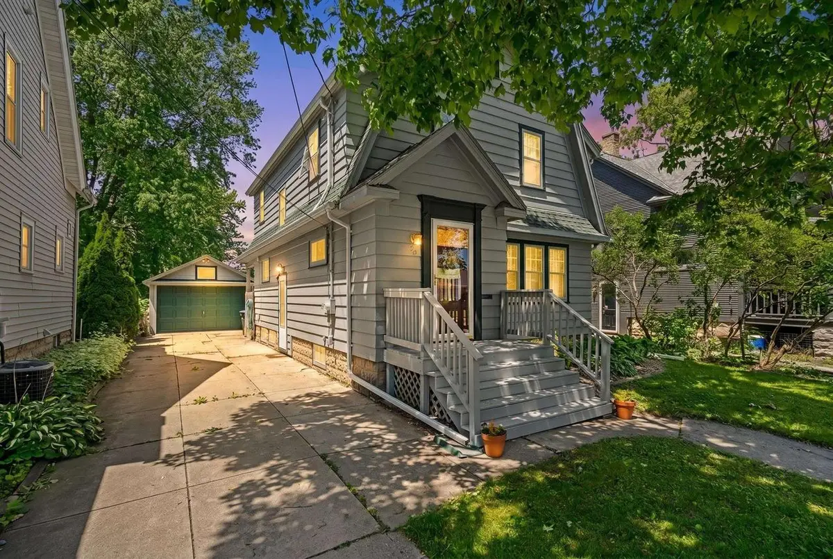 59 BOWEN STREET, Oshkosh, WI 54901 - #1