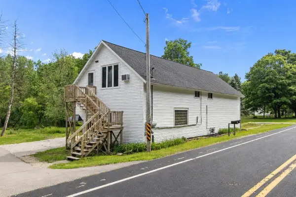 1903 E APPLE CREEK ROAD, Appleton, WI 54913