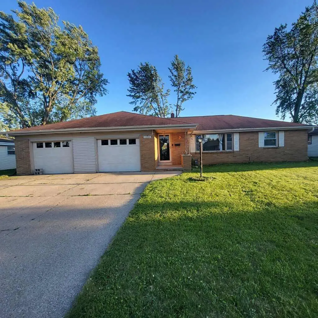 1688 LILAC LANE, Green Bay, WI 54302 - #1