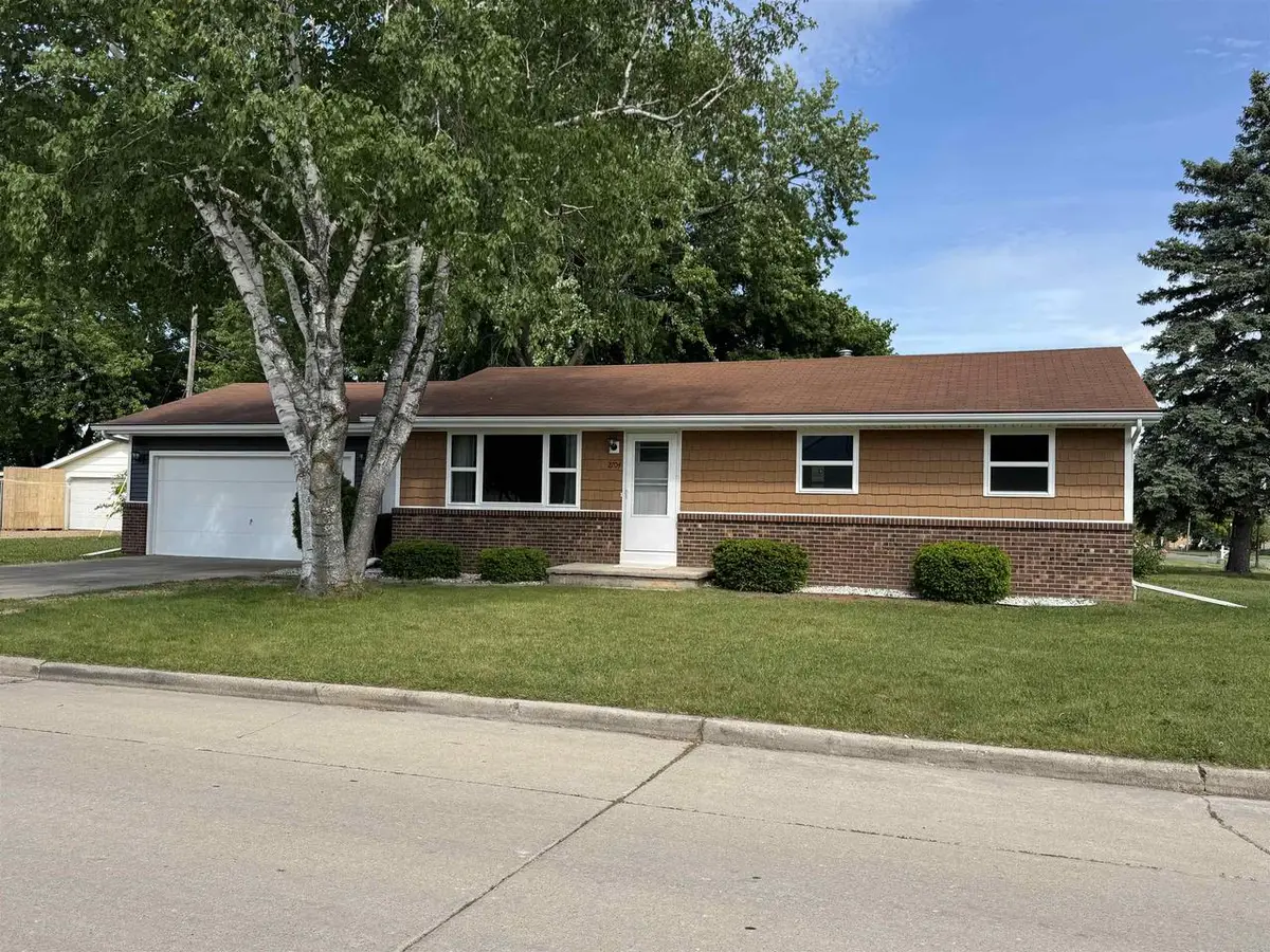 2704 N DAVID STREET, Appleton, WI 54914 - #1