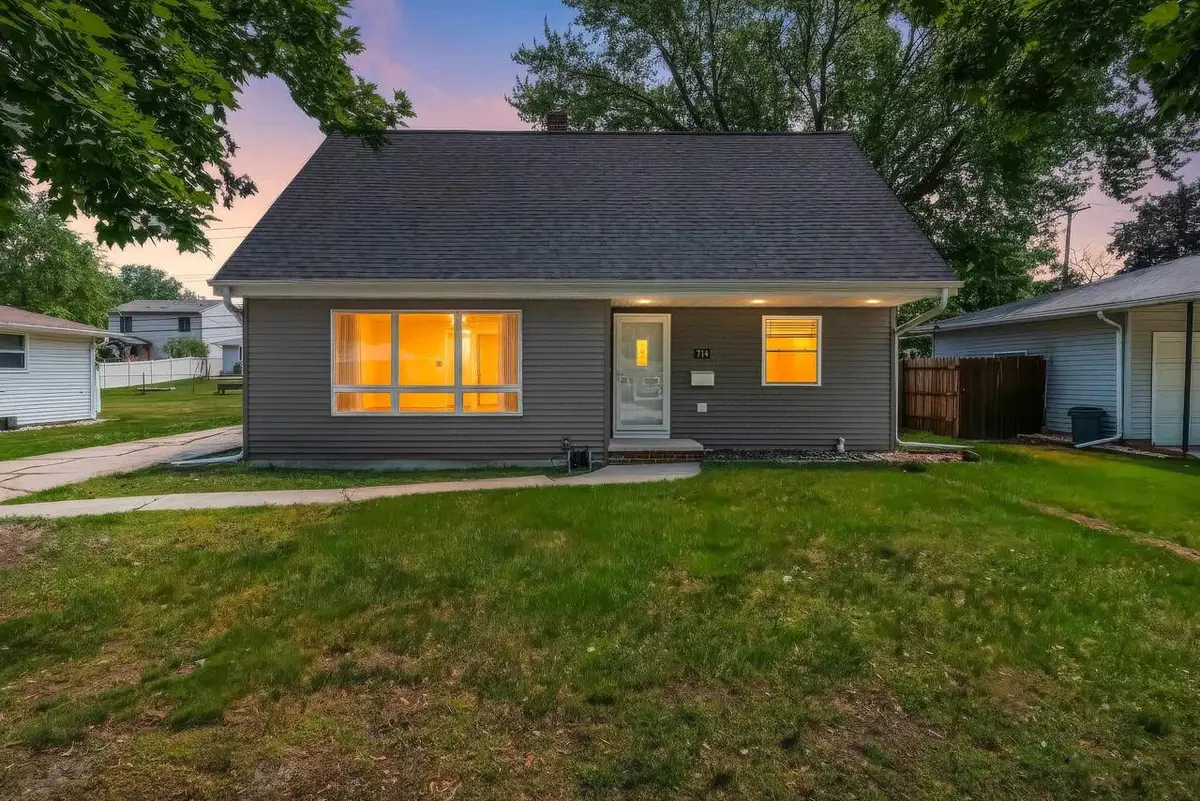 714 N LOCUST STREET, Green Bay, WI 54303 - #1