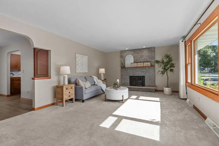 901 CAROL LYNN DRIVE, Little Chute, WI 54140 - #3