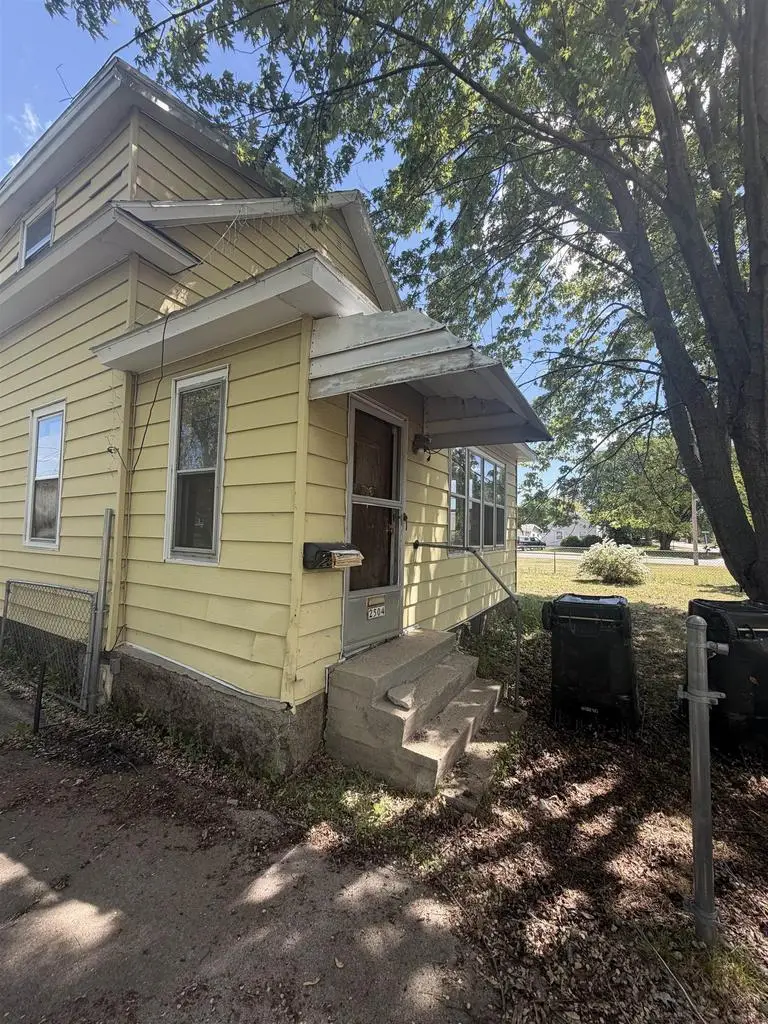 2504 15TH AVENUE, Menominee, MI 49858 - #2