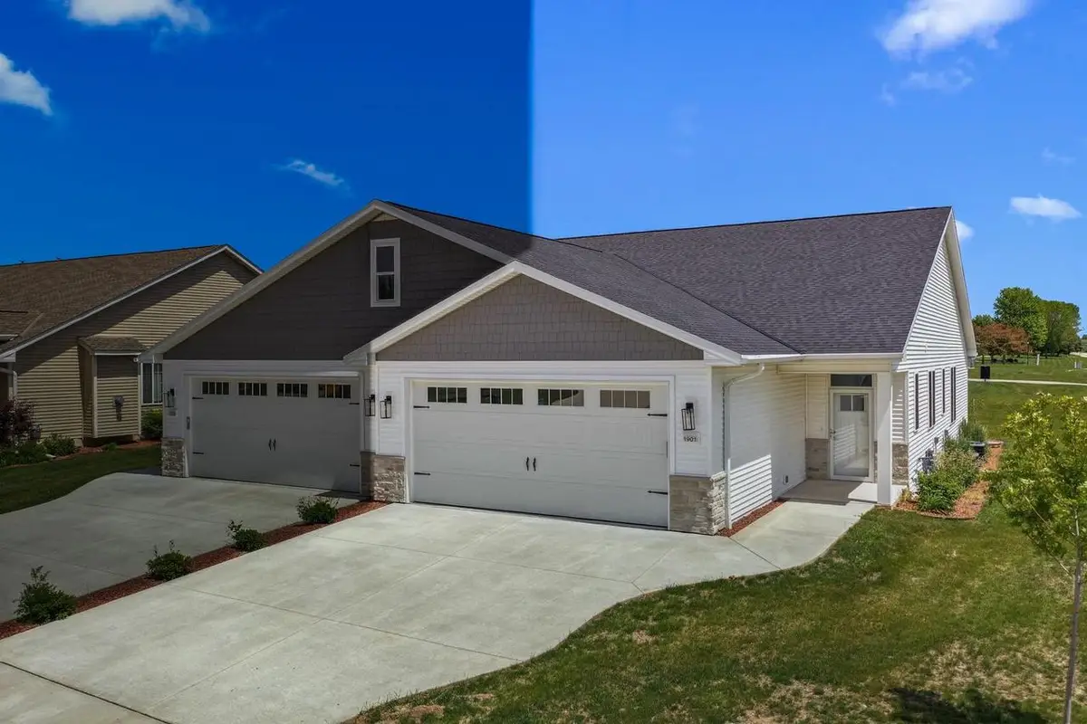 1901 HIDDEN HOLLOW LANE, Manitowoc, WI 54220 - #1