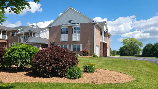 1807 RIDGEWAY DRIVE  #38, De Pere, WI 54115