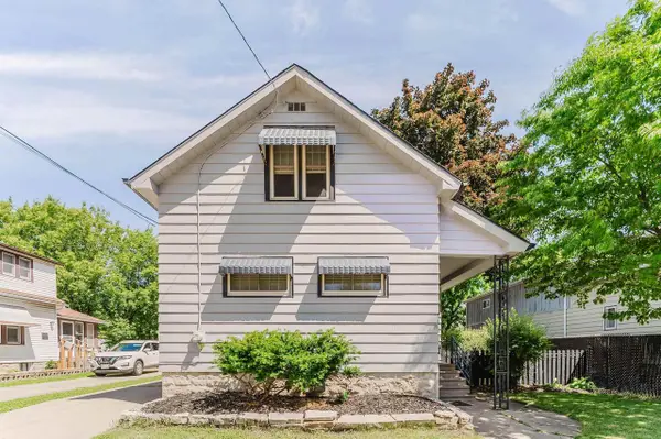 702 W 11TH AVENUE, Oshkosh, WI 54902