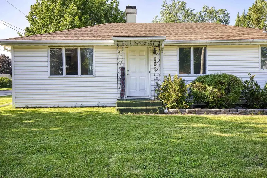 335 FRONT STREET, Pulaski, WI 54162 - #2